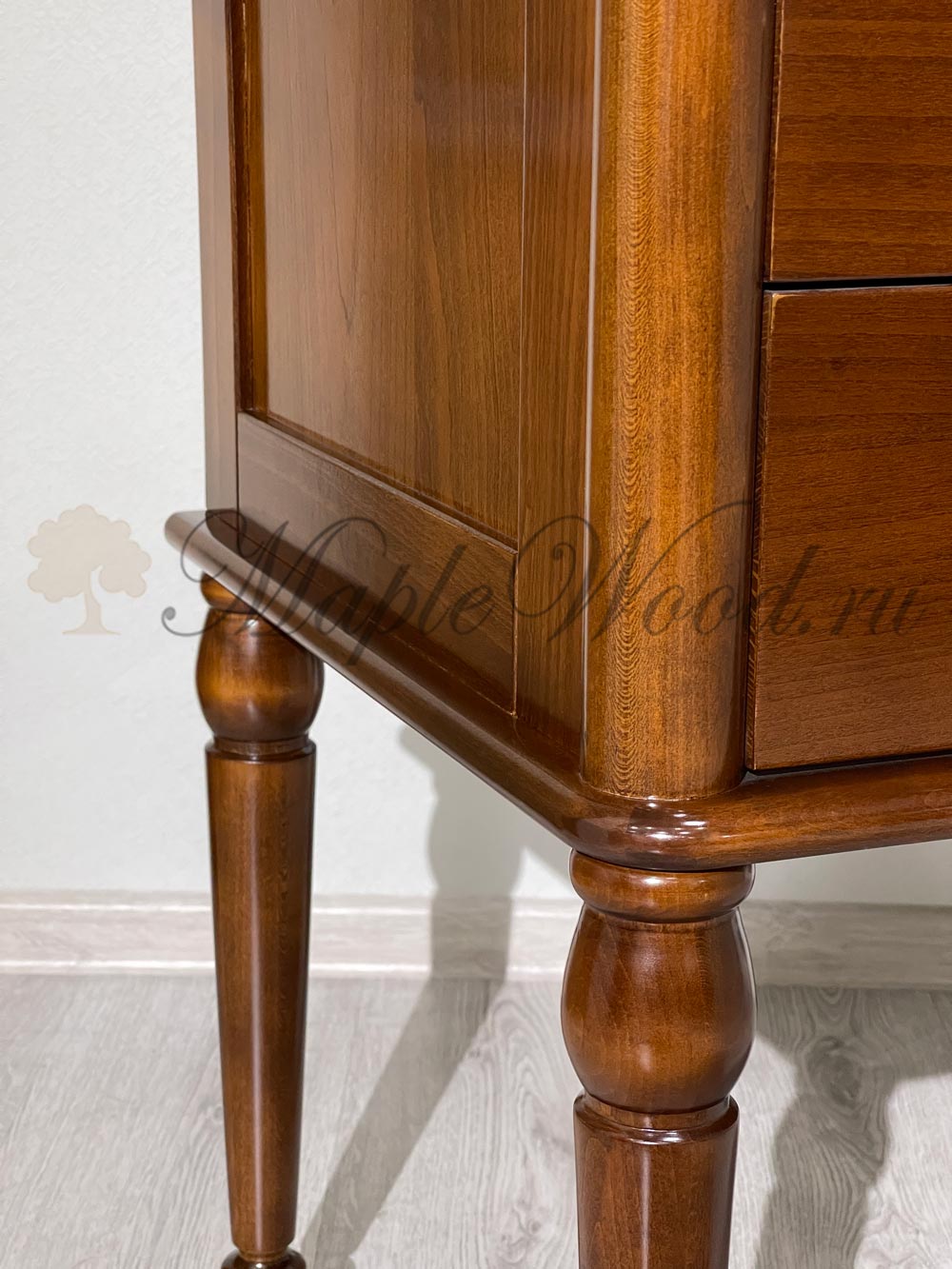 Румынский туалетный стол с зеркалом Мария Сильва